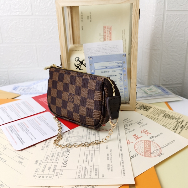 ルイヴィトンバッグ背面デザイン